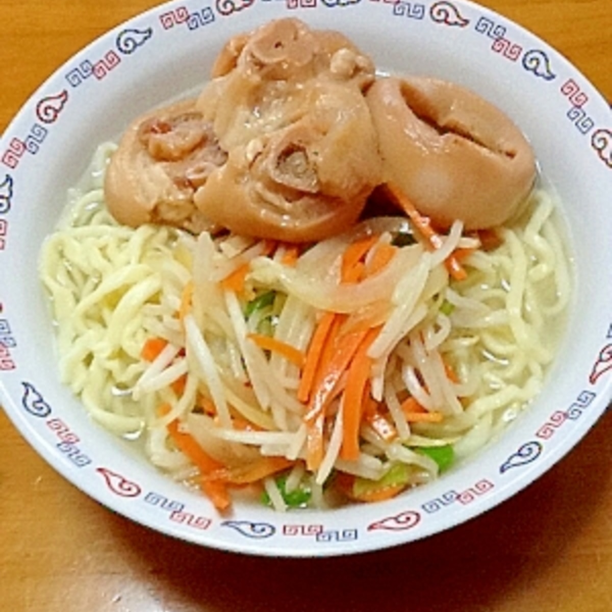 沖縄 そば レシピ 【10月17日は沖縄そばの日】うちな~んちゅが懐かしむ味!沖縄ソーキそば&アレンジレシピ☆
